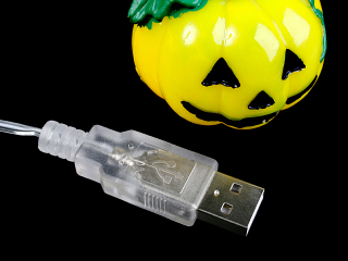 Illustration for article titled Brando USB Pumpkin Lights are Actually Cubicle-Worthy